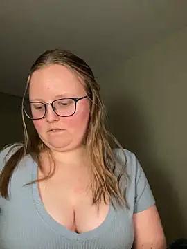 Snapshot of lexie_lilacs chatting on January 10, 2:35 am lexie lilacs online show from January 10, 2:35 am