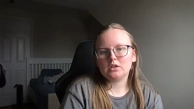 Snapshot of lexie_lilacs chatting on February 27, 9:36 pm lexie lilacs online show from February 27, 9:36 pm