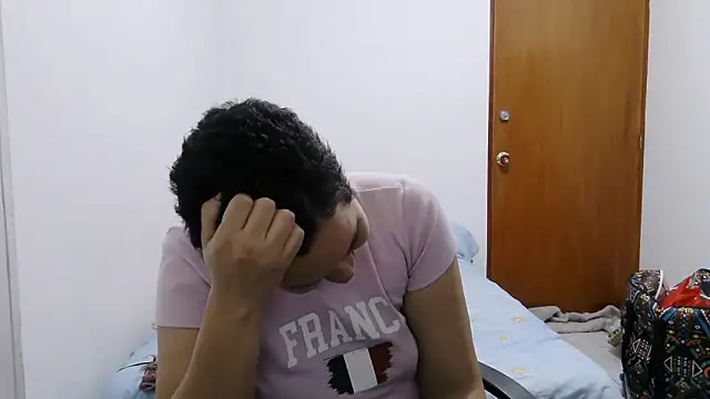 luxandracon23 online show from February 4, 1:11 am