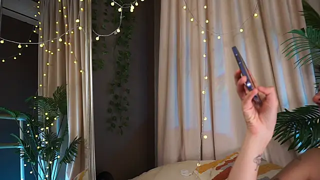 Snapshot of mind_game chatting on October 3, 5:59 am mind game online show from October 3, 5:59 am