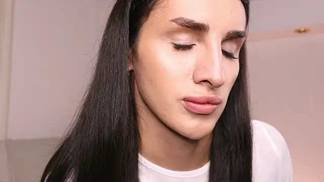 Kim Oberlin  online show from September 16, 1:23 pm