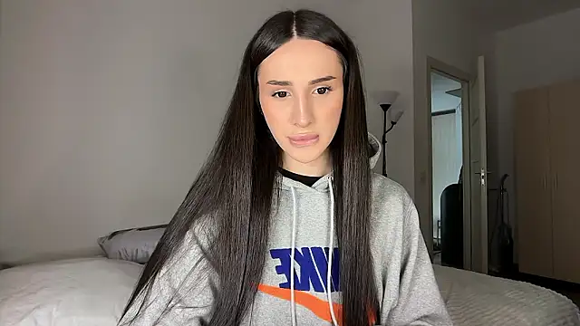 Kim Oberlin  online show from March 4, 1:06 pm