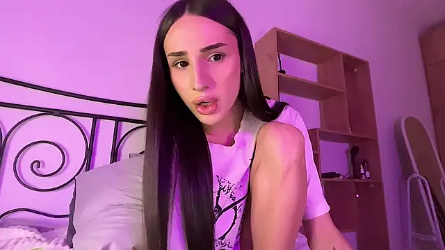 Kim Oberlin  online show from April 9, 4:01 pm