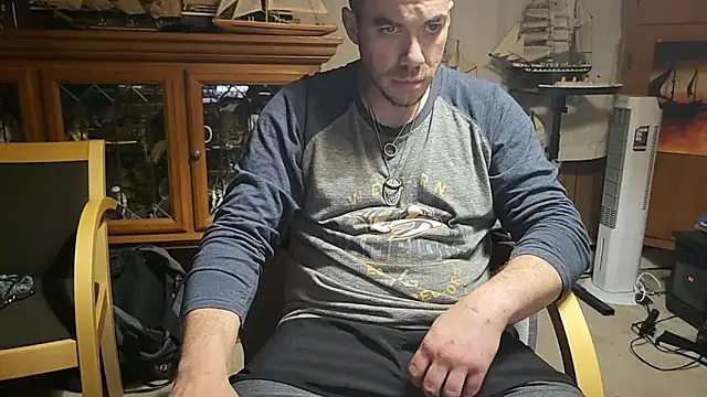 ScubaStevex online show from April 19, 6:56 am