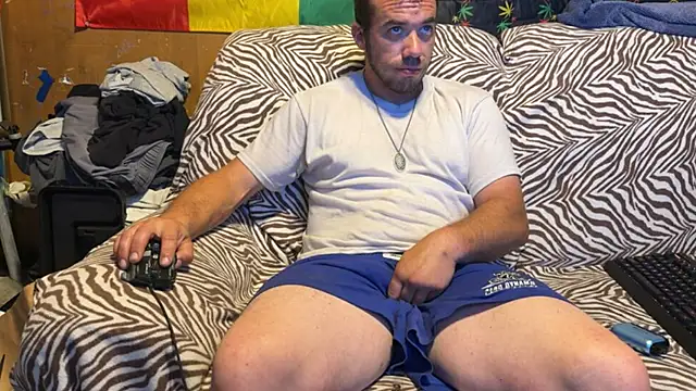 Snapshot of ScubaStevex chatting on June 26, 1:59 pm ScubaStevex online show from June 26, 1:59 pm