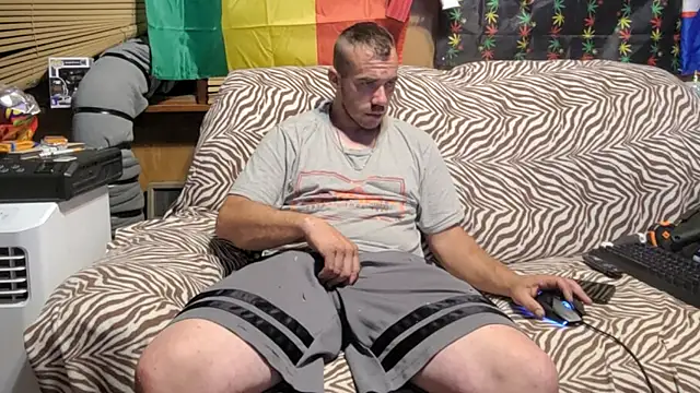 Snapshot of ScubaStevex chatting on July 14, 4:06 am ScubaStevex online show from July 14, 4:06 am