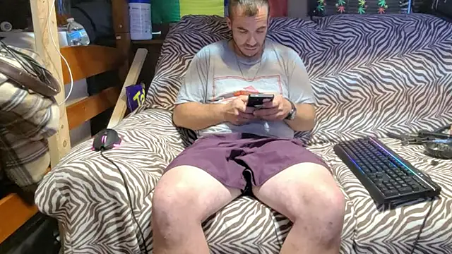 Snapshot of ScubaStevex chatting on July 24, 10:46 am ScubaStevex online show from July 24, 10:46 am