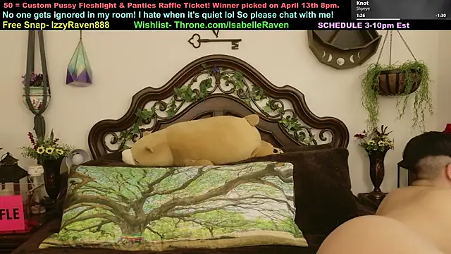 Snapshot of IsabelleRaven chatting on April 7, 9:15 pm IsabelleRaven online show from April 7, 9:15 pm