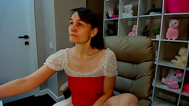 Snapshot of Lillian_White chatting on January 12, 1:11 am Lillian White online show from January 12, 1:11 am