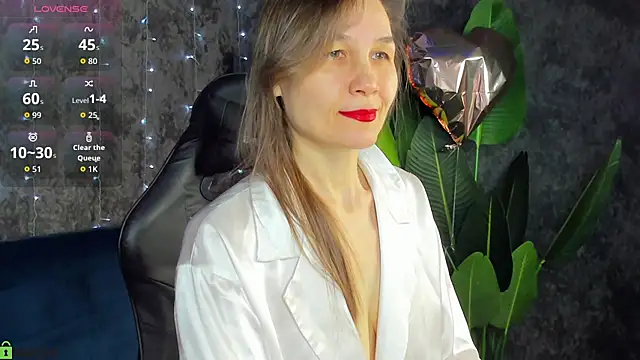 Snapshot of Lillian_White chatting on February 24, 1:03 am Lillian White online show from February 24, 1:03 am