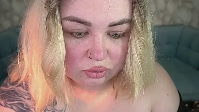 ZaraReignn online show from April 13, 7:52 pm