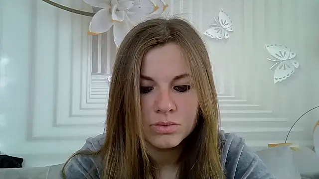 Snapshot of TinaFun4u chatting on March 7, 8:45 am TinaFun4u online show from March 7, 8:45 am