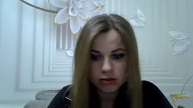 Snapshot of TinaFun4u chatting on March 9, 8:24 pm TinaFun4u online show from March 9, 8:24 pm
