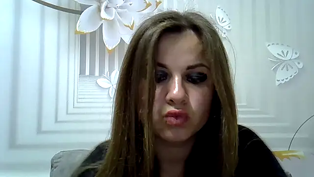 Snapshot of TinaFun4u chatting on April 7, 8:31 pm TinaFun4u online show from April 7, 8:31 pm