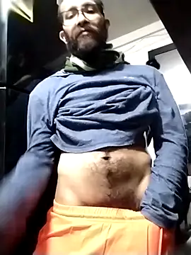 Snapshot of hairyserious chatting on February 13, 3:50 am hairyserious online show from February 13, 3:50 am