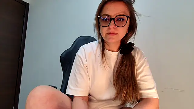 Eelleen online show from May 26, 12:12 pm