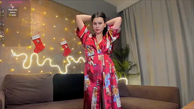 Aurora Owen online show from December 3, 5:20 am