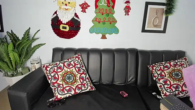 Mia petite01 online show from December 21, 10:39 pm