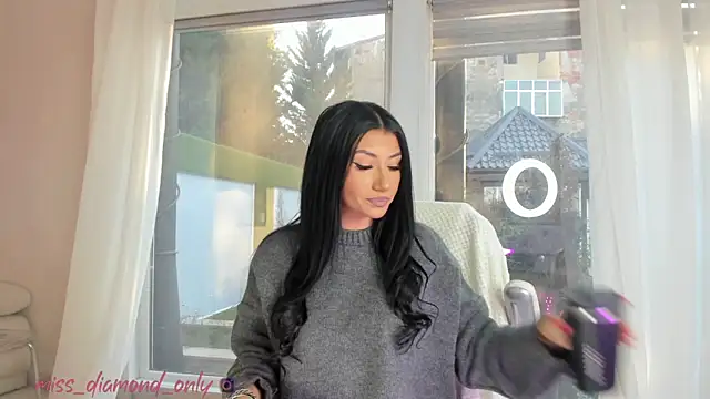 Snapshot of missdiamond_ chatting on December 18, 7:15 am missdiamond online show from December 18, 7:15 am