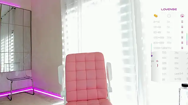 Snapshot of missdiamond_ chatting on March 13, 8:43 am missdiamond online show from March 13, 8:43 am