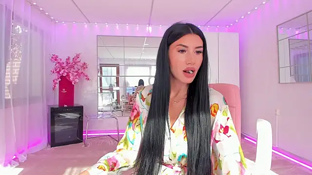 Snapshot of missdiamond_ chatting on May 24, 5:23 am missdiamond online show from May 24, 5:23 am