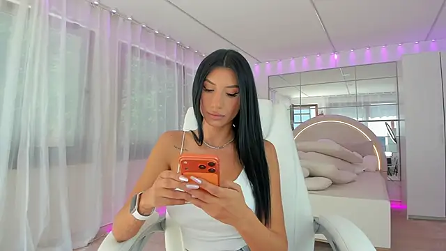 Snapshot of missdiamond_ chatting on June 26, 7:24 am missdiamond online show from June 26, 7:24 am