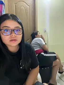 alissonfernandez  online show from February 16, 10:44 am