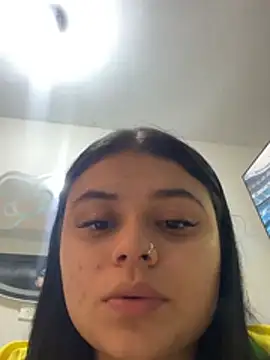 alissonfernandez  online show from June 24, 9:36 pm