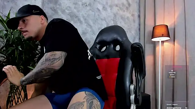 boyc022  online show from March 22, 1:09 am