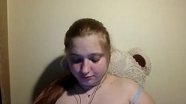 kila lo online show from April 6, 10:54 pm