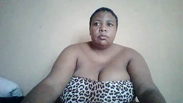 Snapshot of bustyboobs6 chatting on May 4, 7:37 am bustyboobs6 online show from May 4, 7:37 am