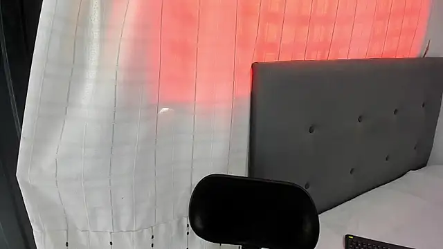 Snapshot of angela_nix chatting on September 15, 3:56 pm angela nix online show from September 15, 3:56 pm