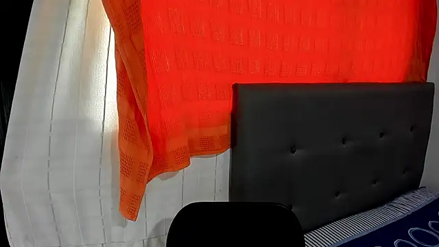 Snapshot of angela_nix chatting on September 30, 2:44 pm angela nix online show from September 30, 2:44 pm