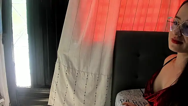 Snapshot of angela_nix chatting on November 1, 3:14 pm angela nix online show from November 1, 3:14 pm