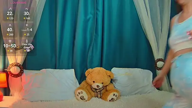 Snapshot of AliceBYKiss chatting on March 6, 12:30 pm AliceBYKiss online show from March 6, 12:30 pm