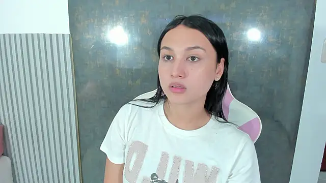 lana boomer online show from February 5, 8:13 pm