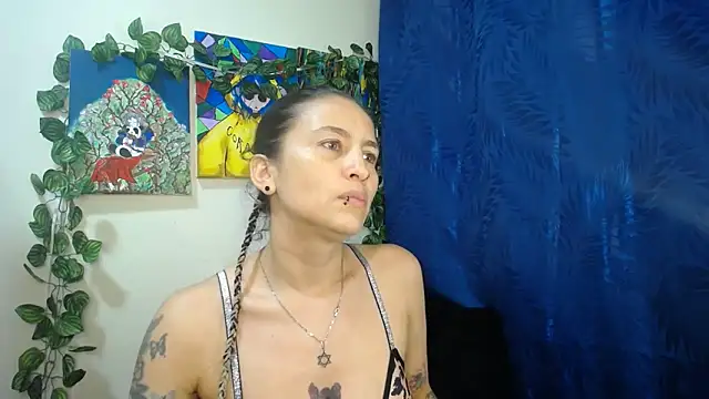 Snapshot of Leyla_Horny_Bg chatting on May 3, 1:00 am Leyla Horny Bg online show from May 3, 1:00 am