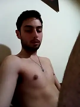 Snapshot of Raze_Elusive chatting on December 4, 7:50 am Raze Elusive online show from December 4, 7:50 am