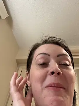 Snapshot of DegradingSex chatting on March 11, 2:43 am DegradingSex online show from March 11, 2:43 am