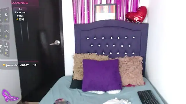 Snapshot of MARYQUANT chatting on December 15, 11:53 pm MARYQUANT online show from December 15, 11:53 pm