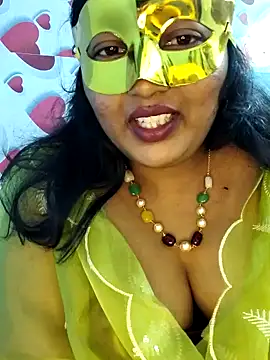 Snapshot of RomeoJuliet345 chatting on January 11, 9:15 am RomeoJuliet345 online show from January 11, 9:15 am