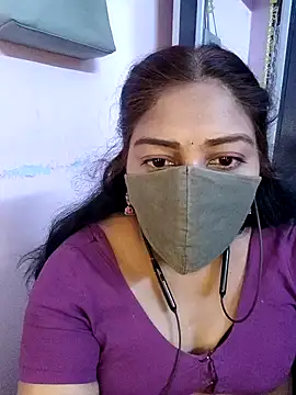 RomeoJuliet345 online show from April 16, 1:12 pm