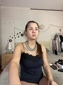 Snapshot of MiraMiss chatting on January 9, 5:02 am MiraMiss online show from January 9, 5:02 am