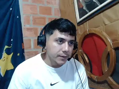 Snapshot of Horny_dirty_boy chatting on January 24, 1:24 am Horny dirty boy online show from January 24, 1:24 am