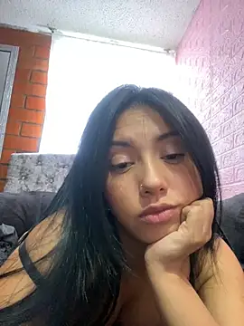 sweet kitty0110 online show from March 3, 7:39 pm