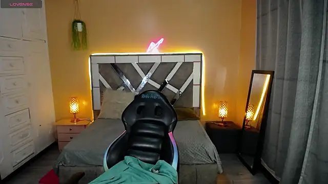 Snapshot of Kate_Laurence_ chatting on January 3, 7:06 am Kate Laurence online show from January 3, 7:06 am