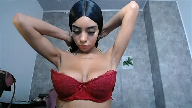 Snapshot of Tiffanny chatting on December 28, 9:40 pm Tiffanny online show from December 28, 9:40 pm