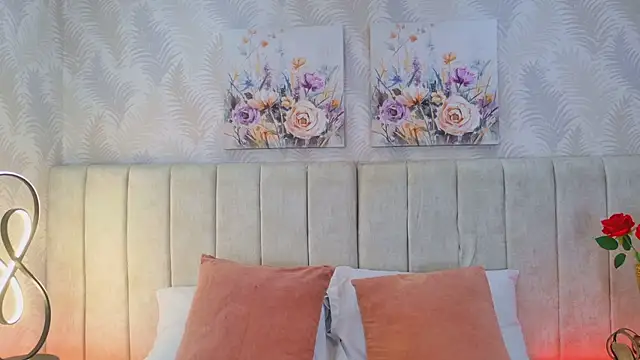 MeganCruzGB online show from December 22, 12:35 pm