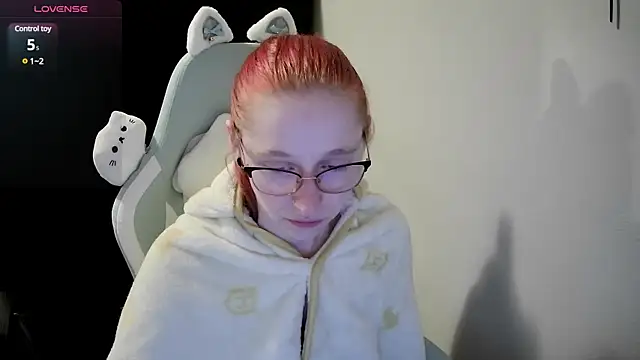 LilyFoxxx online show from December 21, 5:25 am