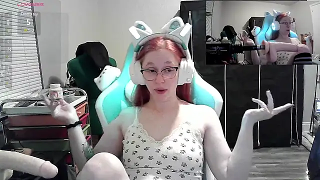 LilyFoxxx online show from January 5, 3:53 am